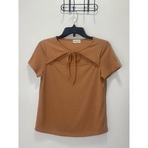 Love Wins Women's Ribbed Keyhole Cutout Top